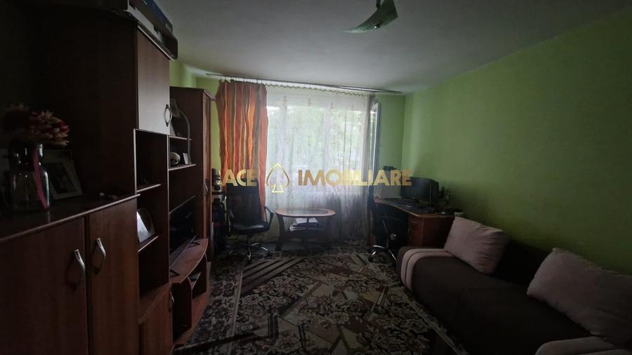 Apartament cu 3 camere decomandat, mobilat în Titan