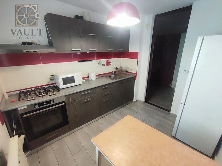 Apartament cu 3 camere decomandat, mobilat în Sebastian