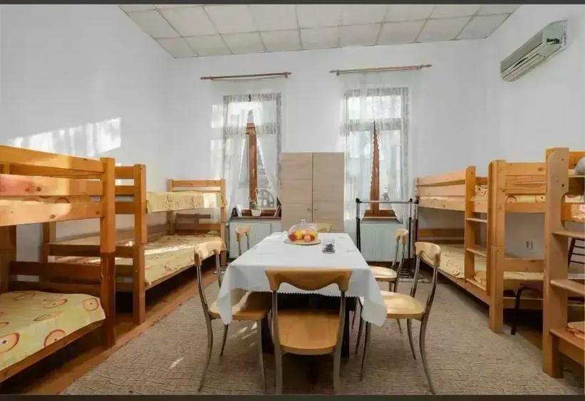 Casă cu 7 camere cu Canalizare în Armeneasca