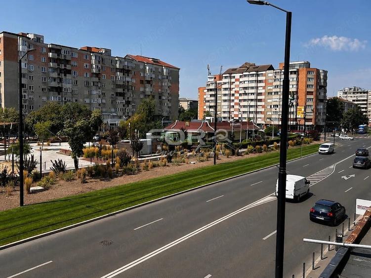 Apartament cu 3 camere decomandat în Nufărul