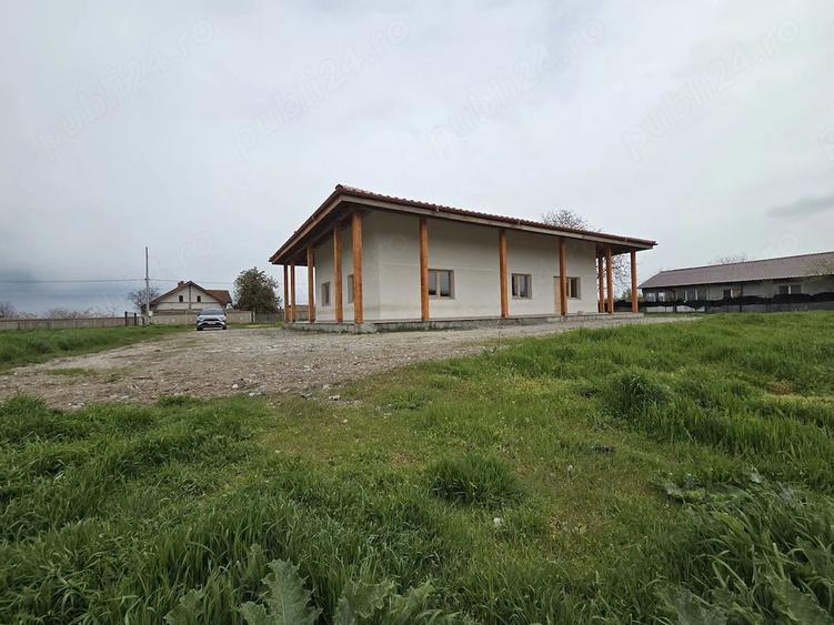 Casă cu Teren 1400 Mp în Agighiol