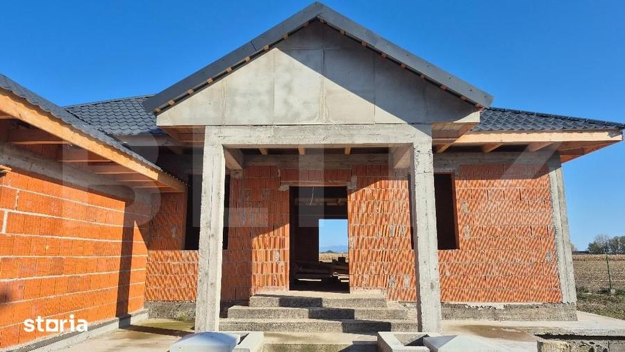 Casa la rosu de vanzare, 4 camere, 145,31 mp, 715 mp teren, zona Marti - 13