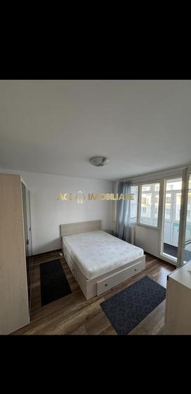Apartament cu 3 camere decomandat, mobilat în Păcii
