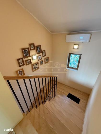 Casă cu 4 camere cu Teren 1394 Mp în Central