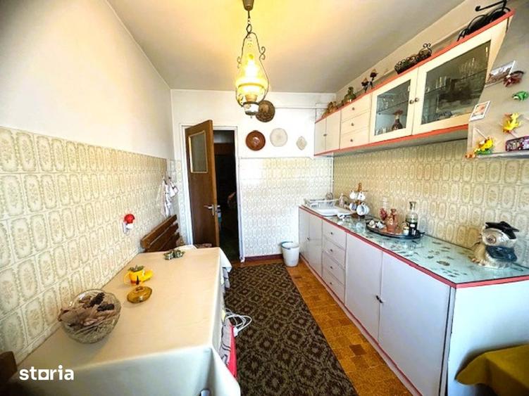 Apartament cu 4 camere decomandat în Central