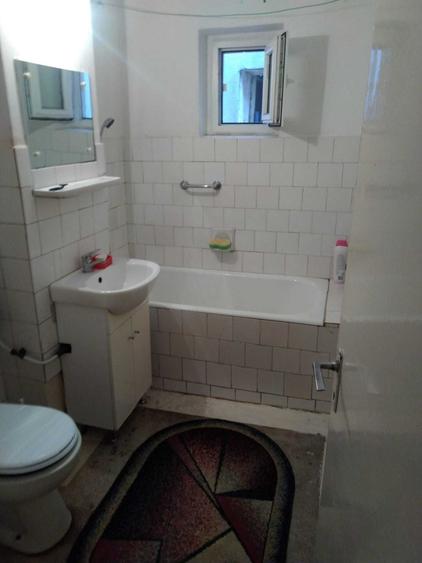 Apartament cu 2 camere decomandat în Micro 20