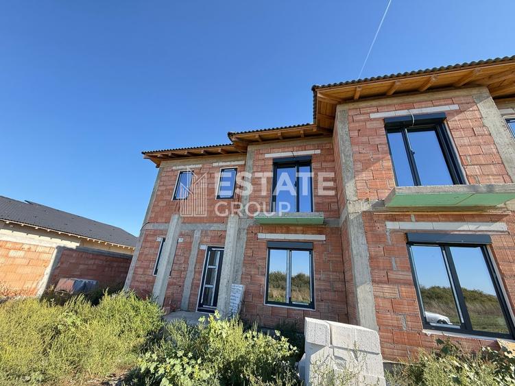 Duplex cu 5 camere cu Teren 270 Mp în Torontalului