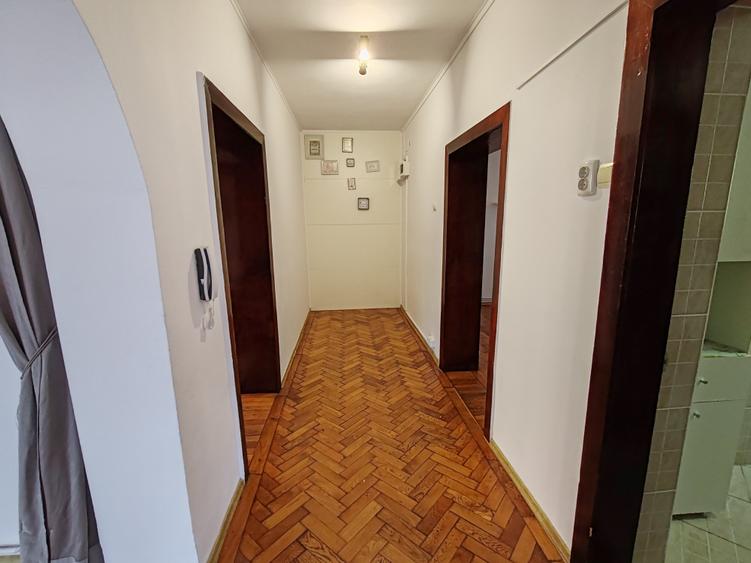 Spațiu comercial, de 100 mp, în Florilor