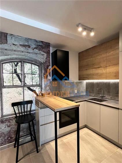 Apartament cu 2 camere semidecomandat, mobilat în Titan