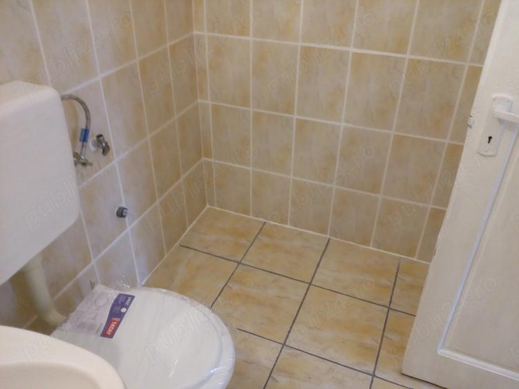 Garsonieră decomandată în Central