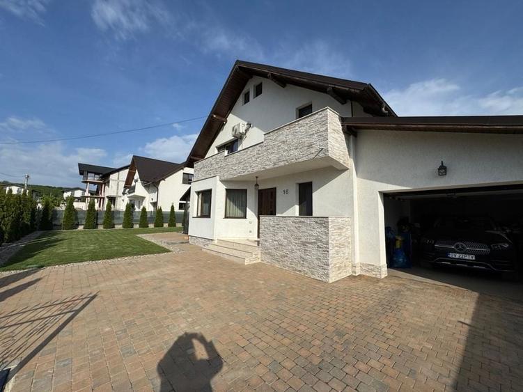 Apartament cu 4 camere în Ipotești