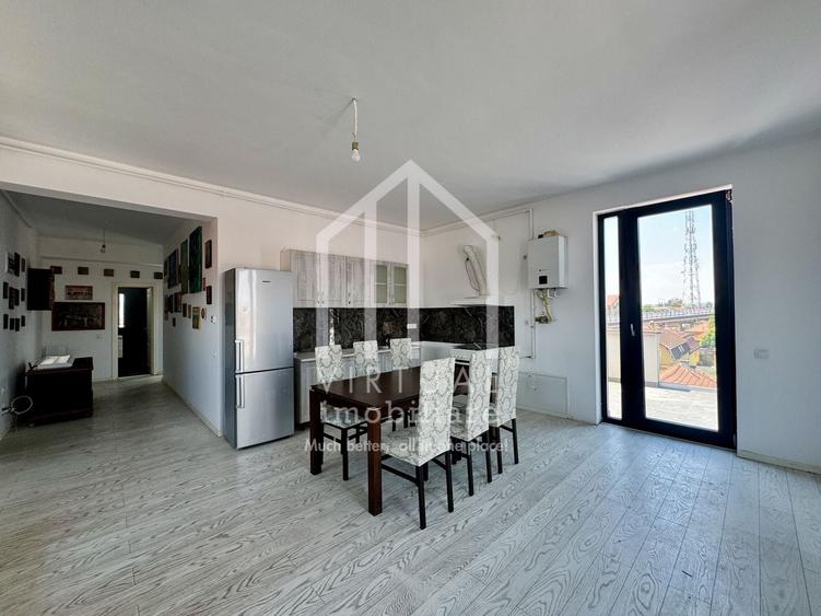 Apartament cu 3 camere în Piața Cluj