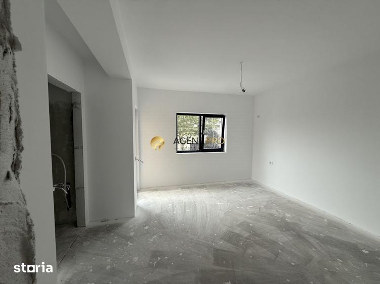 Casă cu 5 camere cu Teren 320 Mp în Central