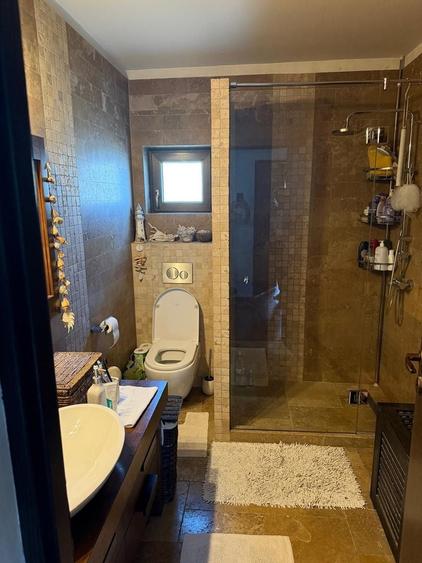 Casă individuală cu 8 camere cu Canalizare în Gară