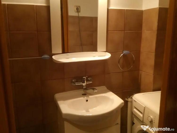 Apartament cu 3 camere decomandat în 1 Mai