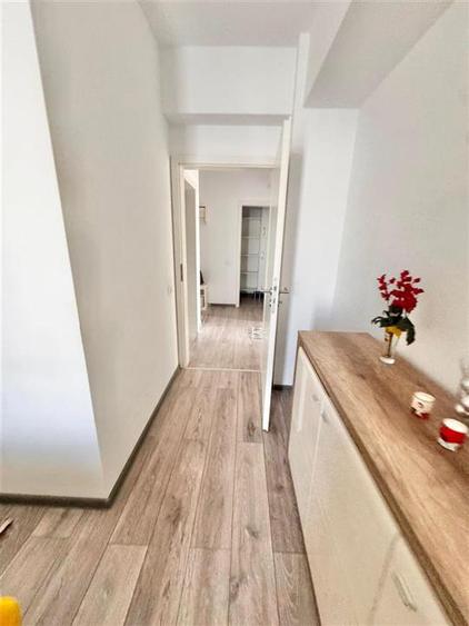 Apartament cu 2 camere decomandat în Tractorul