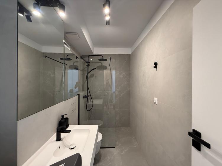 Apartament cu 2 camere decomandat în P-ța Unirii