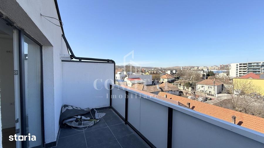 Apartament cu 4 camere decomandat în Dâmbul Rotund