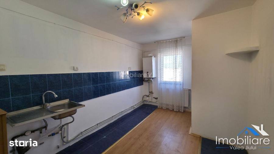 Apartament 3 camere de vanzare Cocosvar, Vulcan