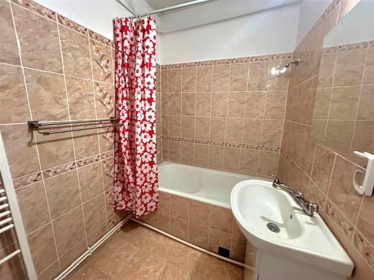 Apartament cu 2 camere semidecomandat în George Enescu