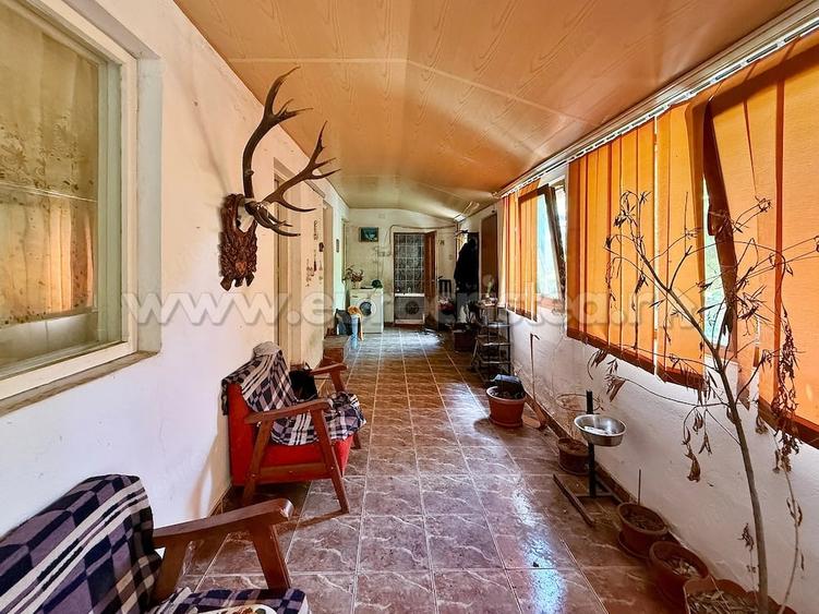 Casă cu Teren 1759 Mp în Pecineaga
