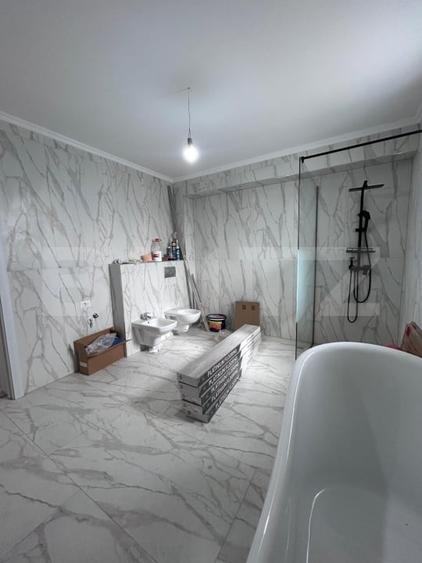 Apartament cu 3 camere semidecomandat în Nord