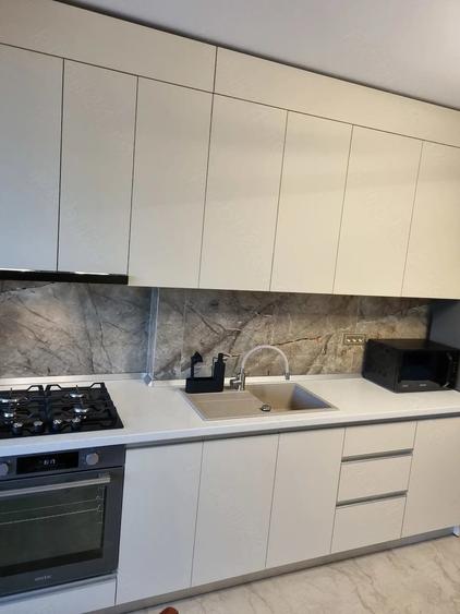 Apartament cu 3 camere decomandat în Exterior Vest