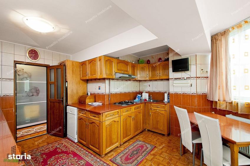 Apartament cu 3 camere decomandat, mobilat în Faleză