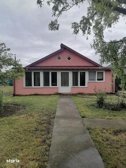Casă cu 3 camere cu Teren 1450 Mp în Ghizdaru