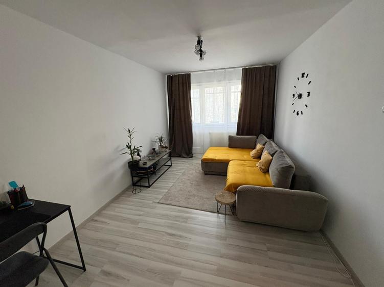 Apartament cu 2 camere decomandat în Alecu Russo
