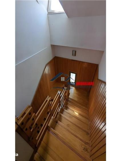 Casă cu 6 camere cu Teren 5000 Mp în Cândești