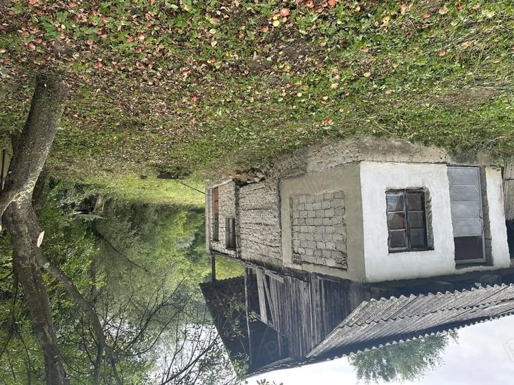 Casă cu 4 camere cu Teren 1000 Mp în Pârâu