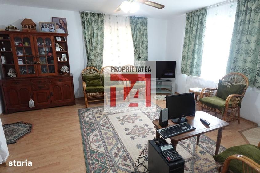 Casă cu 4 camere cu Teren 18 Mp în Cătălina