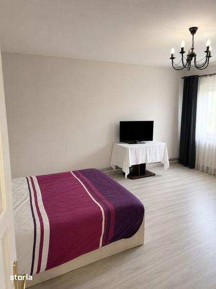 Apartament cu 3 camere decomandat în 1 Mai