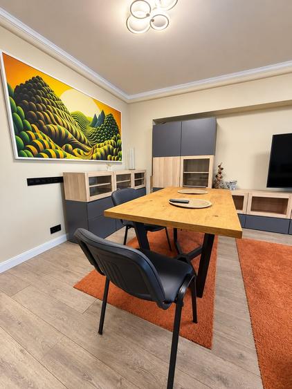 Apartament cu 4 camere decomandat, mobilat în Nicolina