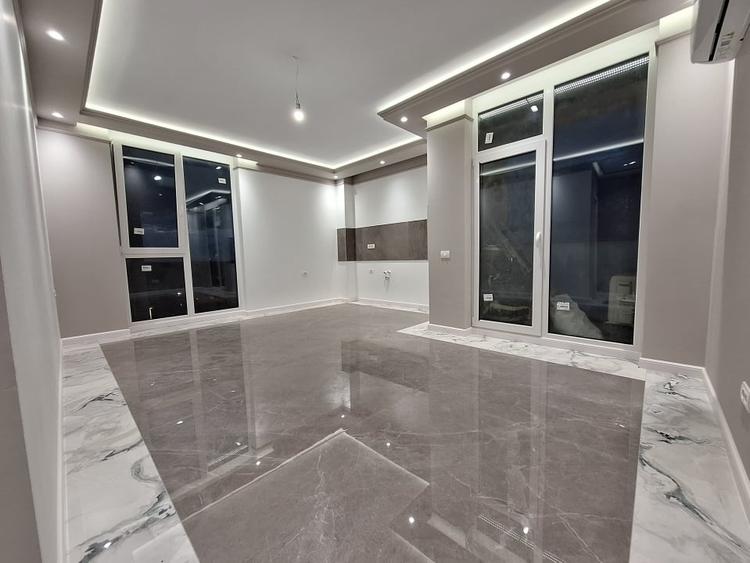 Apartament cu 3 camere decomandat în Torontalului