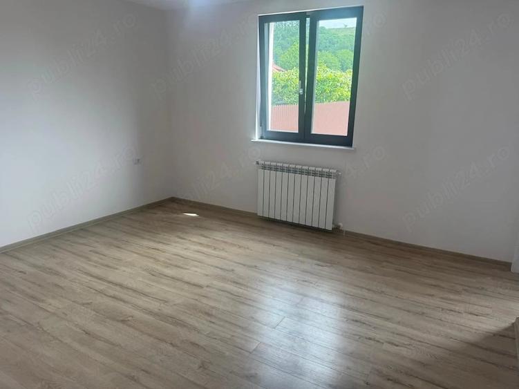 Casă cu Teren 865 Mp în Central
