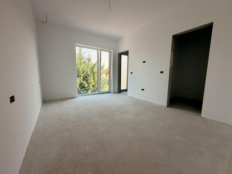 Duplex cu 4 camere cu Canalizare în Dumbrăvița