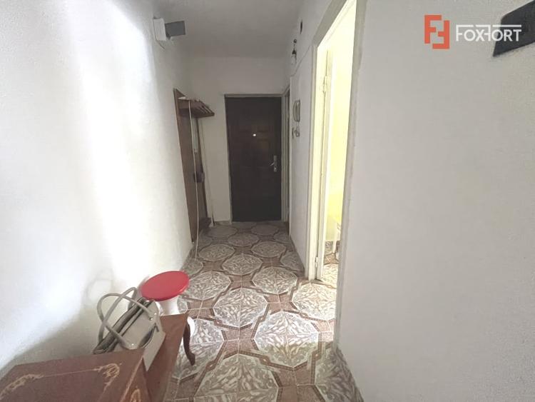Apartament cu 2 camere semidecomandat, mobilat în Girocului