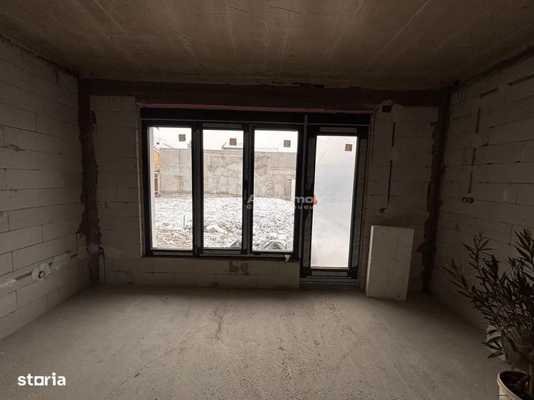 Casă cu 5 camere cu Teren 255 Mp în Cantemir