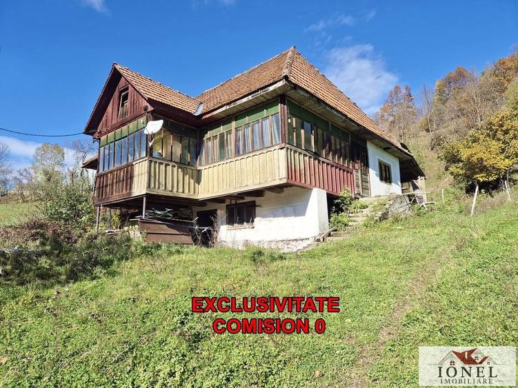 Casă cu 3 camere cu Teren 2636 Mp în Central