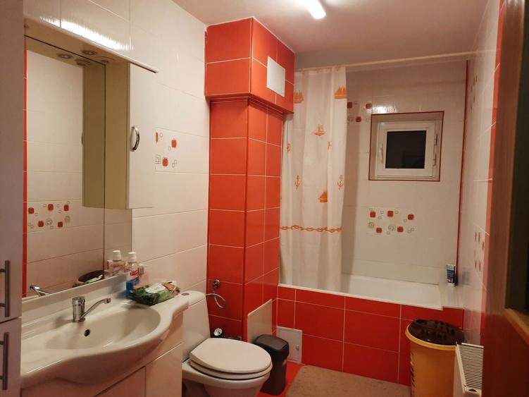 Apartament cu 2 camere decomandat în Mihai Bravu