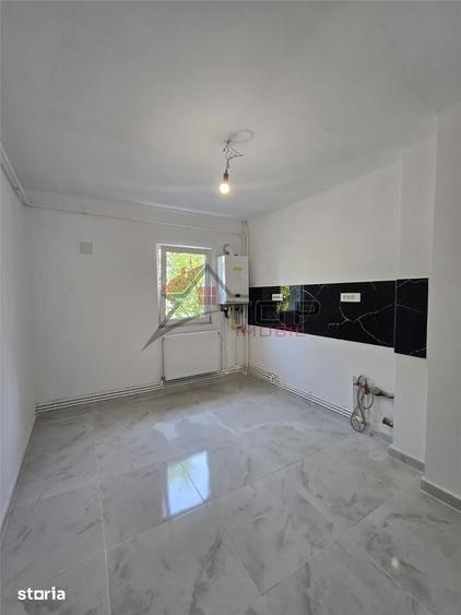 Apartament cu 4 camere decomandat în Dacia