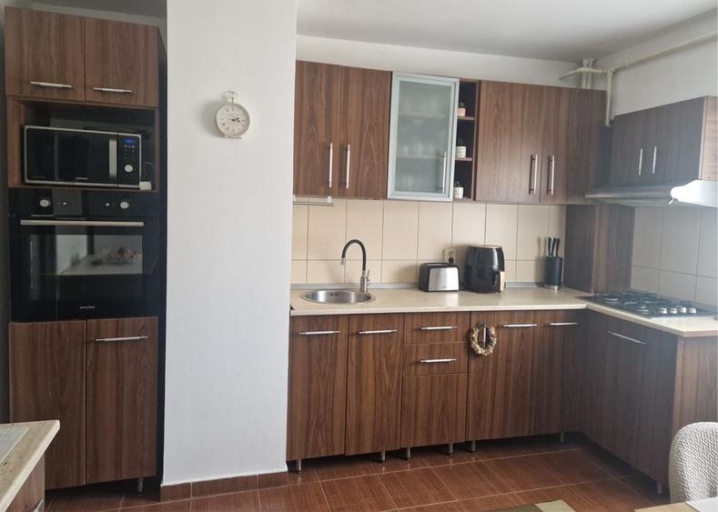 Apartament cu 3 camere decomandat în Ultracentral