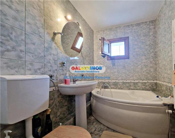Apartament cu 3 camere decomandat, mobilat în Panduri