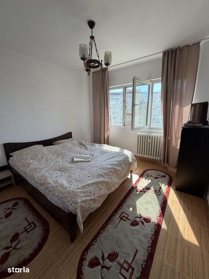 Apartament cu 3 camere decomandat în Berceni