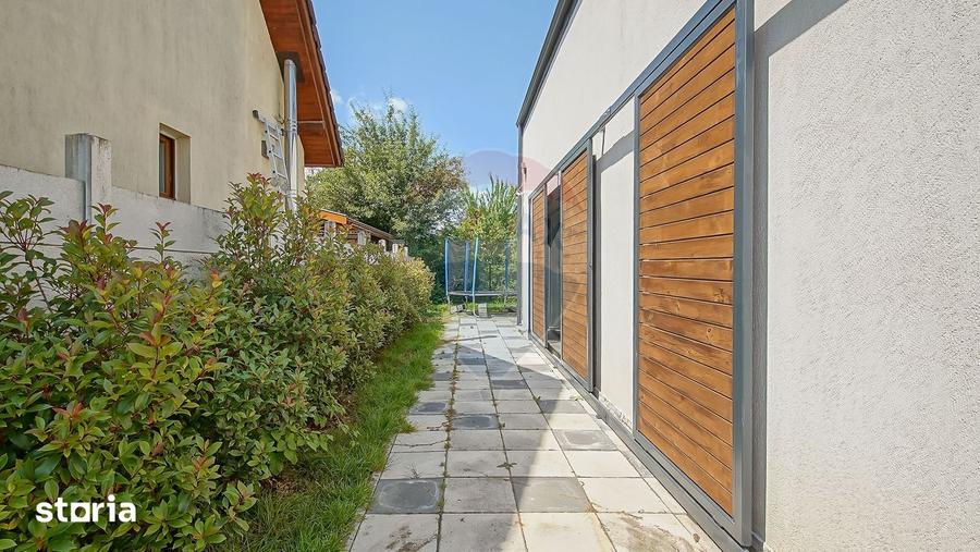 Casă cu 4 camere cu Teren 387 Mp în Stupini