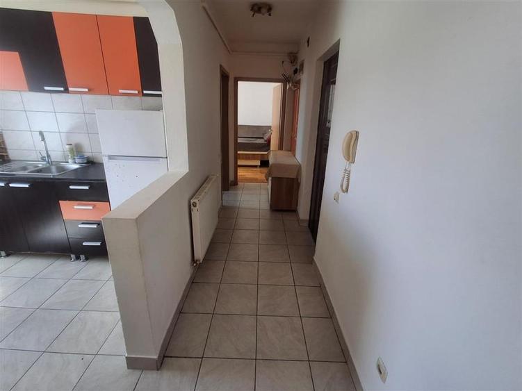 Apartament 2 camere decomandat parcare zona Strand II - 5