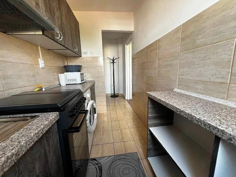 Apartament cu 2 camere decomandat în Intim
