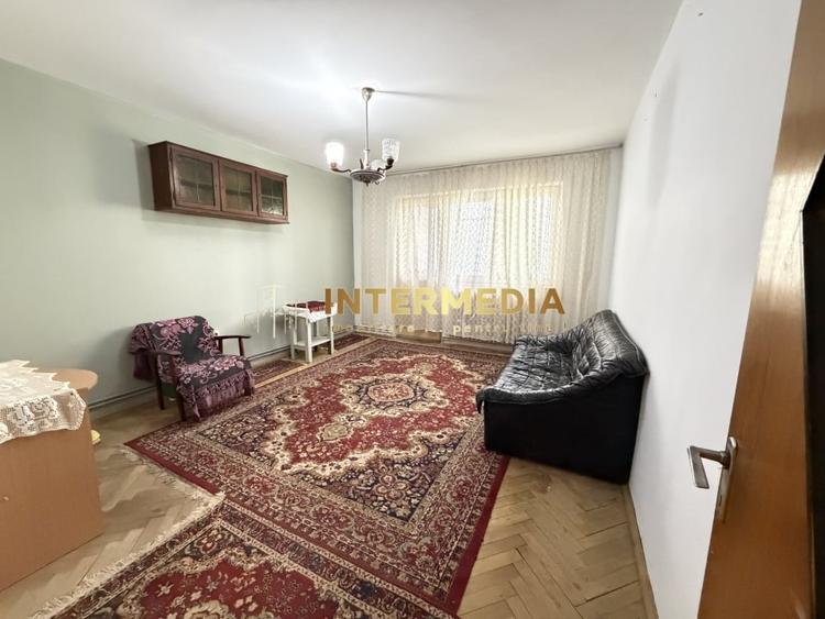 Apartament cu 2 camere decomandat, mobilat în Cetate